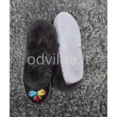 Kailinės šlepetės 2 Kailinės šlepetės 2
